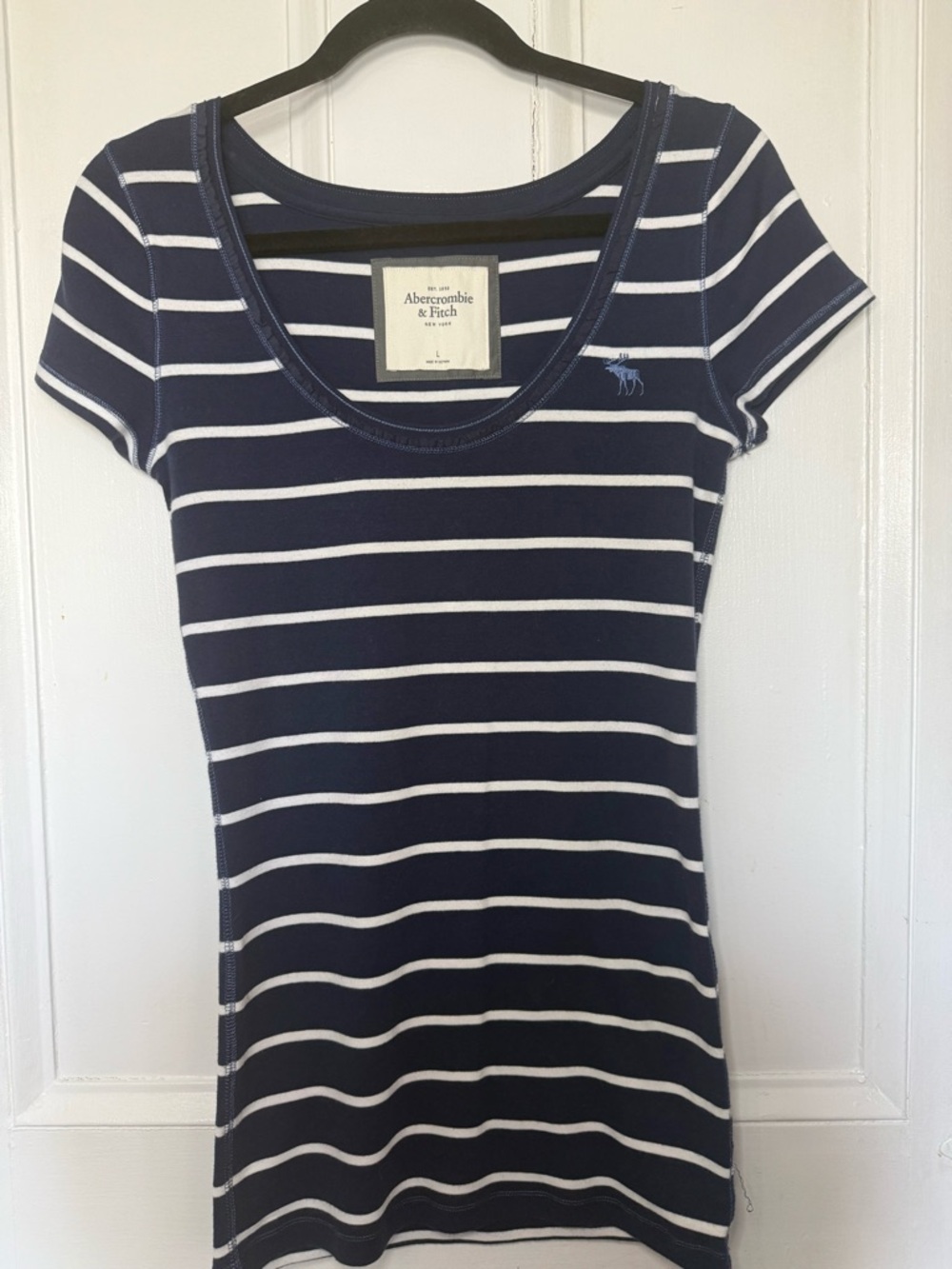 Abercrombie & Fitch Navy & White Striped Scoop Neck Tee - Size Large